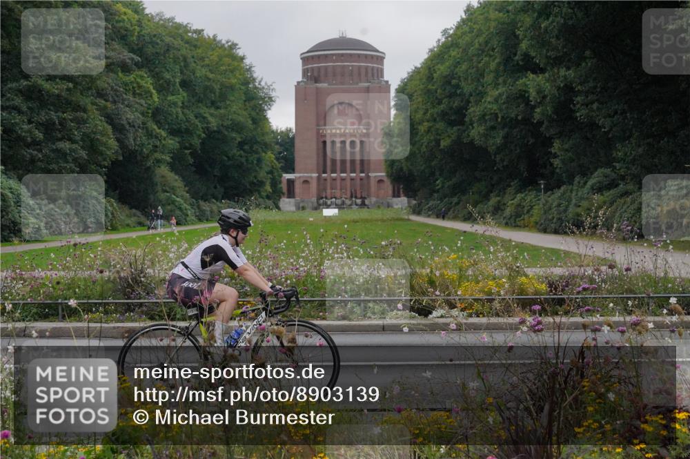 14.09.2025 - Stadtparktriathlon Michael Burmester http://msf.ph/oto/8903139 14.09.2025 10:11:47 Radfahren 515, 539, 592, 611 meine-sportfotos.de