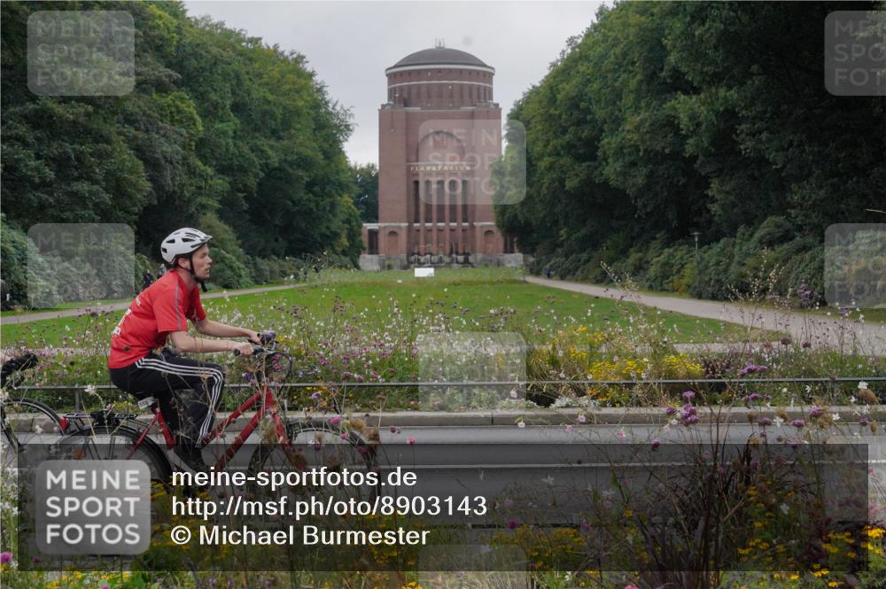 14.09.2025 - Stadtparktriathlon Michael Burmester http://msf.ph/oto/8903143 14.09.2025 10:11:58 Radfahren 539, 549, 558, 611 meine-sportfotos.de