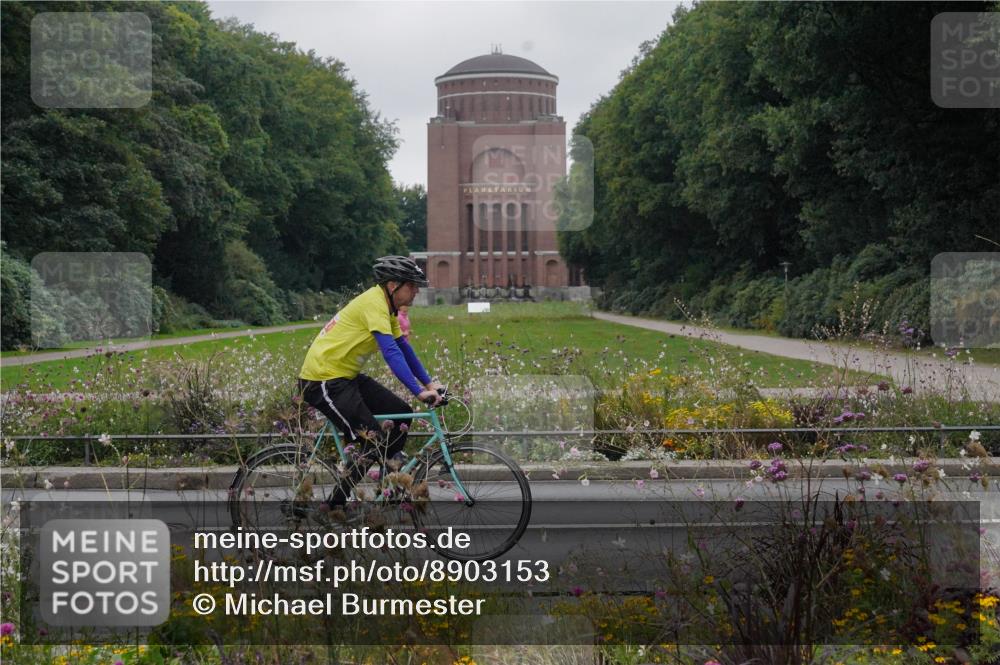 14.09.2025 - Stadtparktriathlon Michael Burmester http://msf.ph/oto/8903153 14.09.2025 10:13:22 Radfahren 521, 522, 527, 546, 562, 586 meine-sportfotos.de