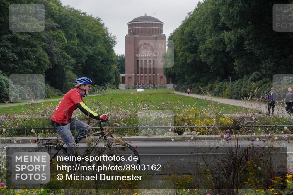 14.09.2025 - Stadtparktriathlon Michael Burmester http://msf.ph/oto/8903162 14.09.2025 10:14:16 Radfahren 524, 554, 557, 570 meine-sportfotos.de