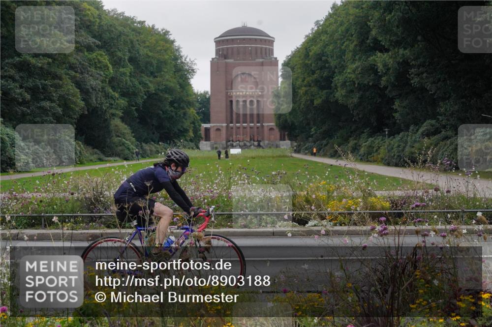 14.09.2025 - Stadtparktriathlon Michael Burmester http://msf.ph/oto/8903188 14.09.2025 10:16:09 Radfahren 537, 607, 618, 624, 681 meine-sportfotos.de