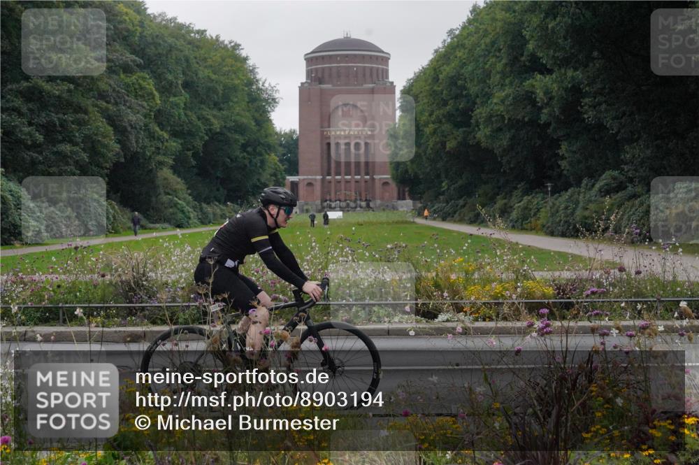 14.09.2025 - Stadtparktriathlon Michael Burmester http://msf.ph/oto/8903194 14.09.2025 10:16:31 Radfahren 513, 550, 555, 573, 580, 595, 615, 629 meine-sportfotos.de