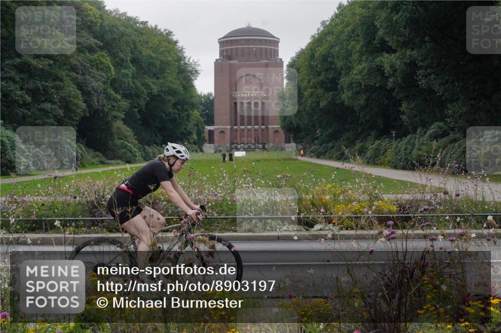 14.09.2025 - Stadtparktriathlon Michael Burmester http://msf.ph/oto/8903197 14.09.2025 10:16:37 Radfahren 513, 550, 585, 595, 614, 615, 629 meine-sportfotos.de