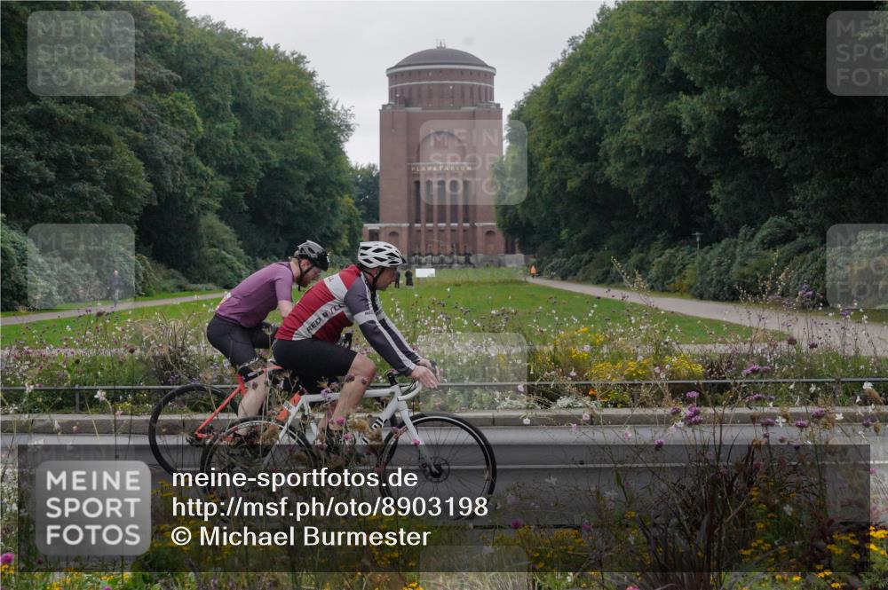 14.09.2025 - Stadtparktriathlon Michael Burmester http://msf.ph/oto/8903198 14.09.2025 10:16:40 Radfahren 513, 550, 585, 588, 614, 615, 629 meine-sportfotos.de