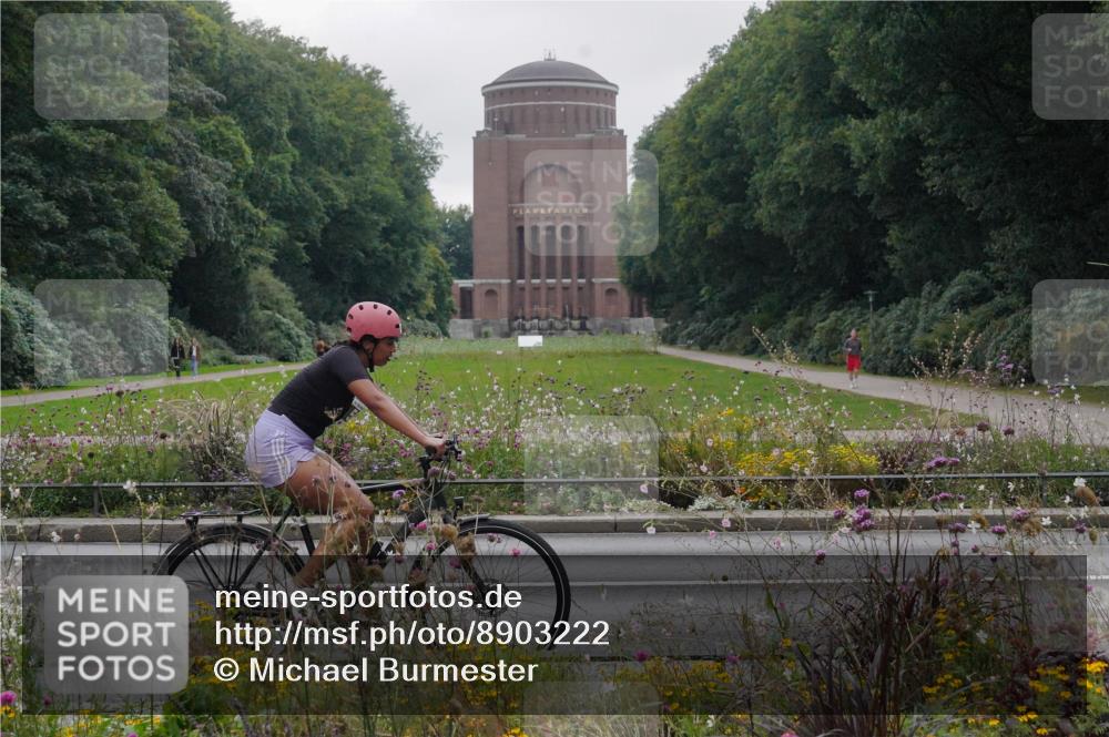 14.09.2025 - Stadtparktriathlon Michael Burmester http://msf.ph/oto/8903222 14.09.2025 10:18:38 Radfahren 512, 518, 544, 609 meine-sportfotos.de