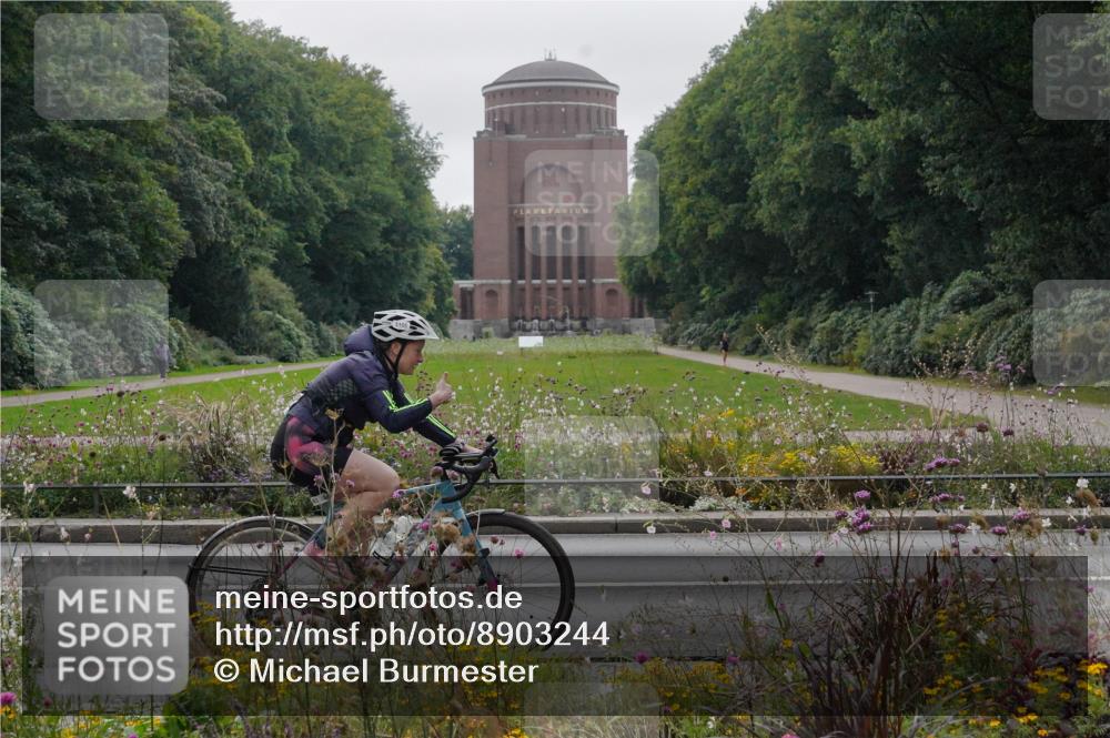 14.09.2025 - Stadtparktriathlon Michael Burmester http://msf.ph/oto/8903244 14.09.2025 10:20:14 Radfahren 539, 565, 592, 599, 611, 632, 661, 677, 687 meine-sportfotos.de