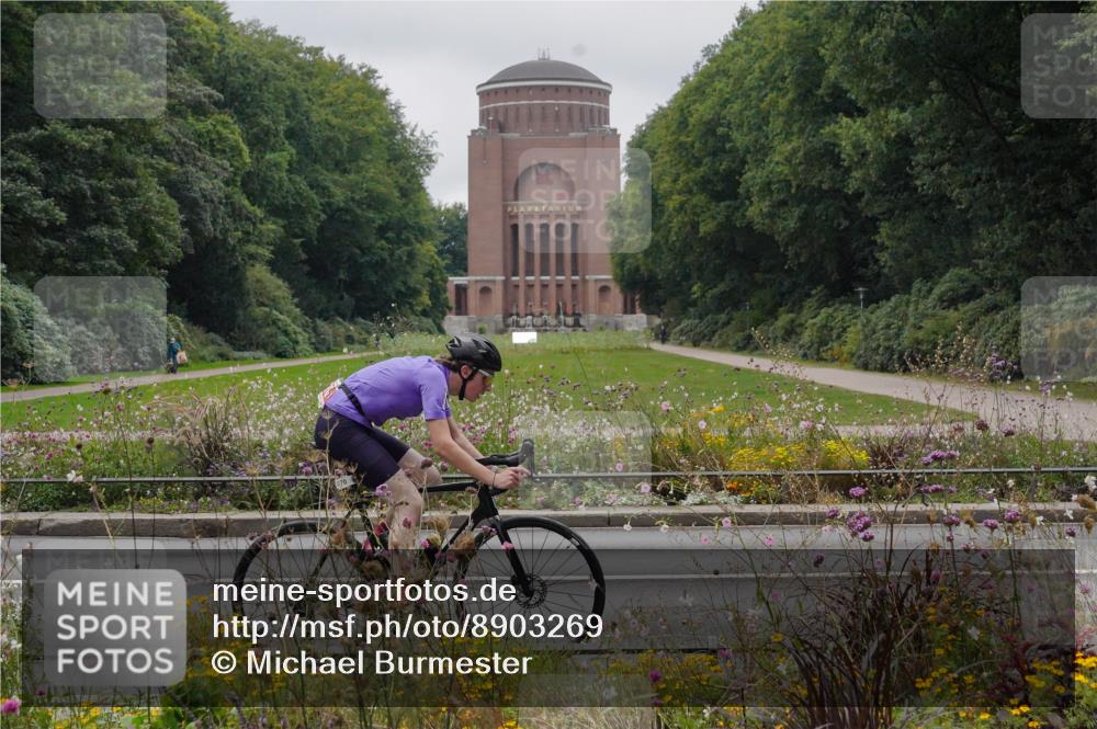14.09.2025 - Stadtparktriathlon Michael Burmester http://msf.ph/oto/8903269 14.09.2025 10:21:43 Radfahren 528, 531, 562, 570, 586, 639, 691 meine-sportfotos.de