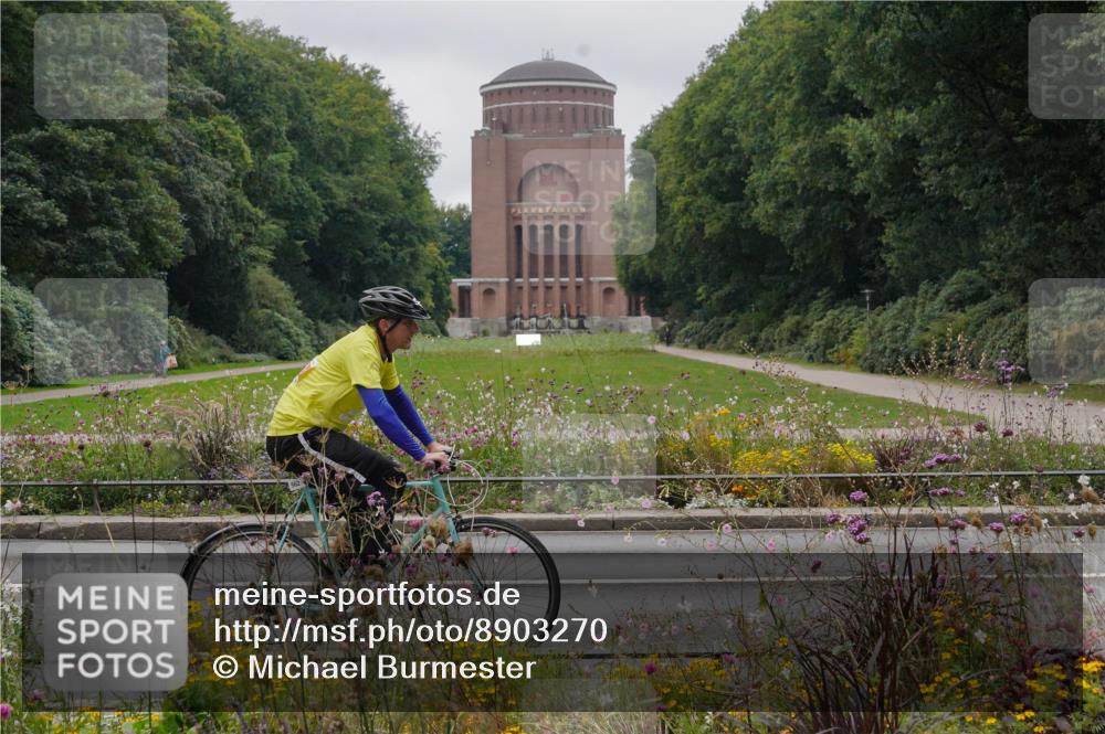 14.09.2025 - Stadtparktriathlon Michael Burmester http://msf.ph/oto/8903270 14.09.2025 10:21:45 Radfahren 528, 531, 562, 570, 586, 639, 691, 697, 714 meine-sportfotos.de