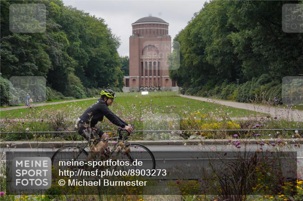 14.09.2025 - Stadtparktriathlon Michael Burmester http://msf.ph/oto/8903273 14.09.2025 10:21:52 Radfahren 586, 639, 697, 712, 714 meine-sportfotos.de