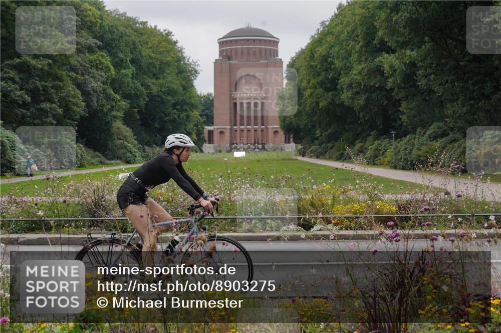 14.09.2025 - Stadtparktriathlon Michael Burmester http://msf.ph/oto/8903275 14.09.2025 10:21:55 Radfahren 586, 639, 697, 699, 712, 714 meine-sportfotos.de