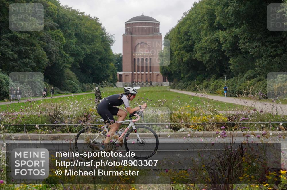 14.09.2025 - Stadtparktriathlon Michael Burmester http://msf.ph/oto/8903307 14.09.2025 10:23:30 Radfahren 517, 555, 573, 587, 607, 608, 618, 624, 626, 642, 647, 706 meine-sportfotos.de