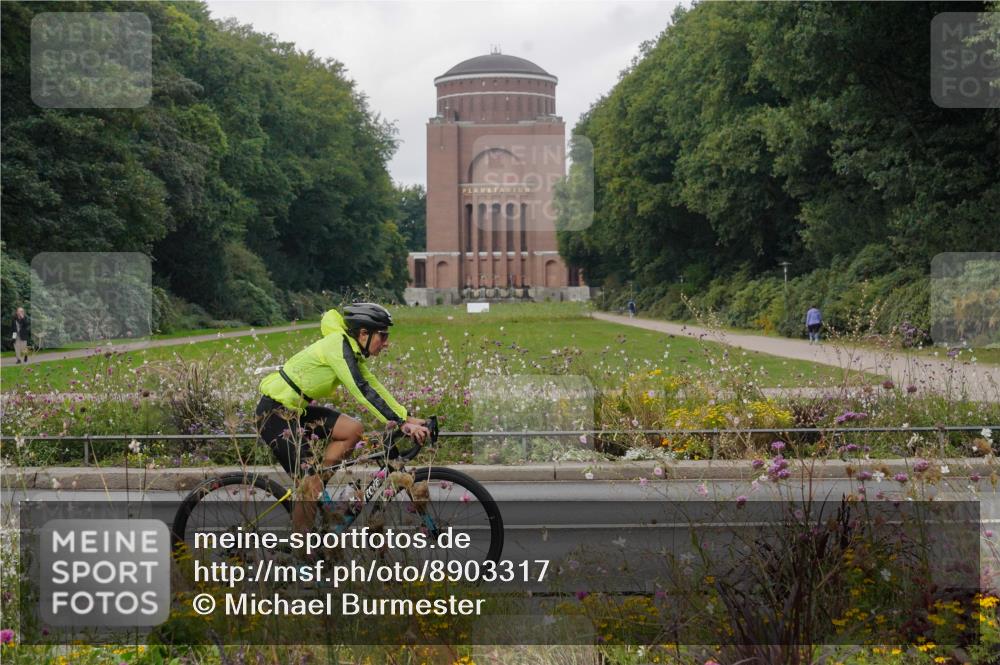 14.09.2025 - Stadtparktriathlon Michael Burmester http://msf.ph/oto/8903317 14.09.2025 10:23:50 Radfahren 621 meine-sportfotos.de