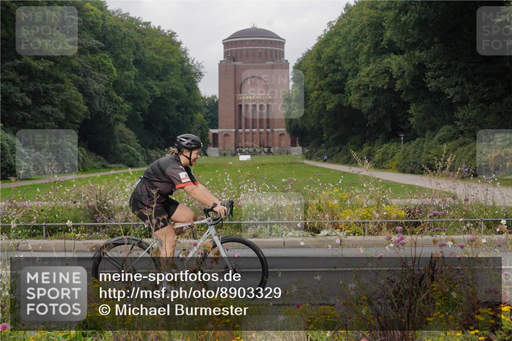14.09.2025 - Stadtparktriathlon Michael Burmester http://msf.ph/oto/8903329 14.09.2025 10:24:44 Radfahren 511, 525, 537, 551, 580, 663, 683, 701 meine-sportfotos.de