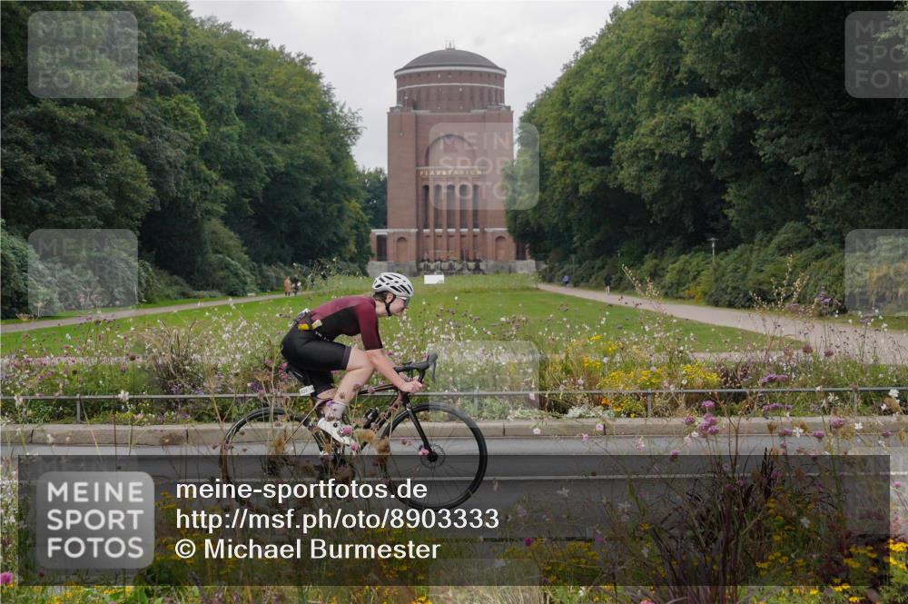 14.09.2025 - Stadtparktriathlon Michael Burmester http://msf.ph/oto/8903333 14.09.2025 10:24:53 Radfahren 511, 519, 525, 536, 580, 668 meine-sportfotos.de