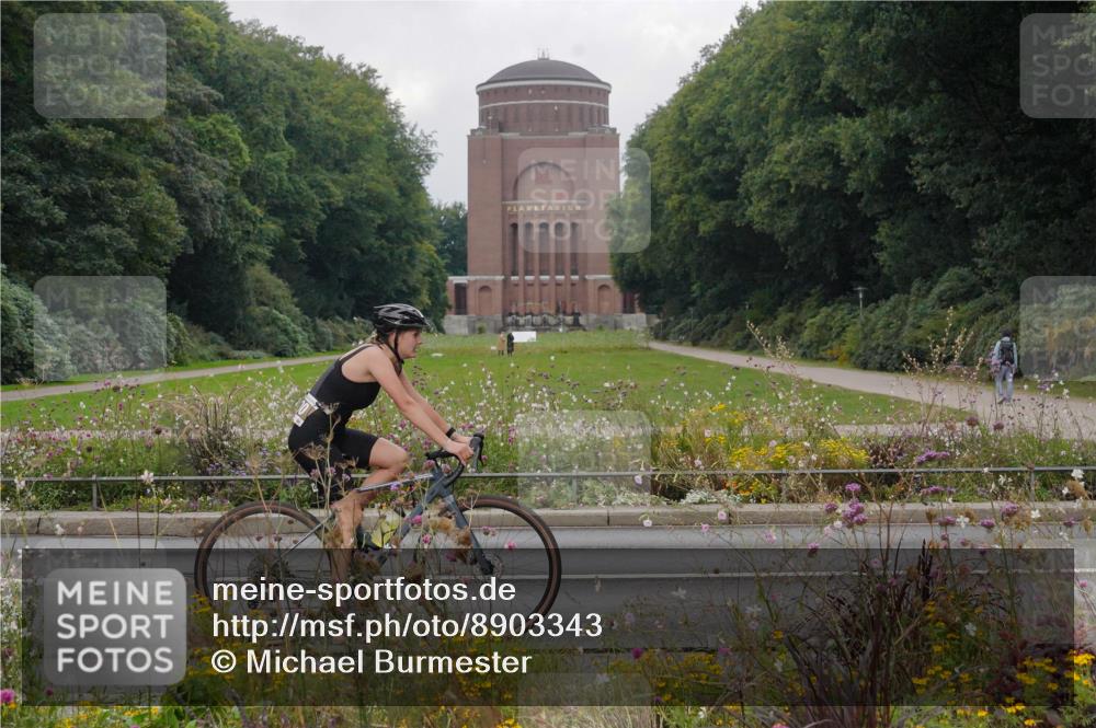 14.09.2025 - Stadtparktriathlon Michael Burmester http://msf.ph/oto/8903343 14.09.2025 10:25:27 Radfahren 630 meine-sportfotos.de