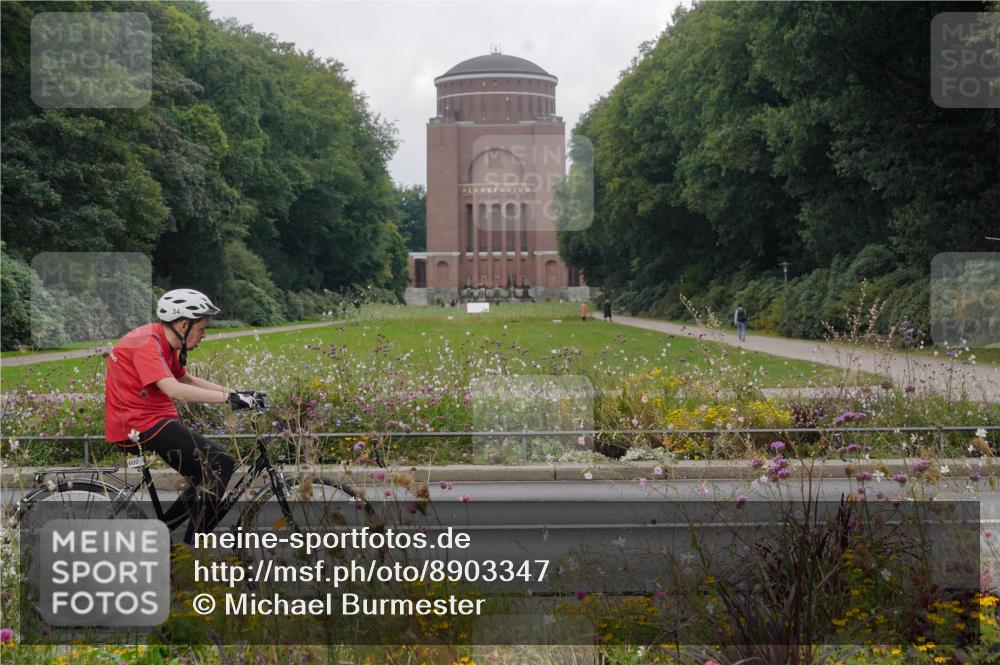14.09.2025 - Stadtparktriathlon Michael Burmester http://msf.ph/oto/8903347 14.09.2025 10:25:46 Radfahren 600, 601, 662 meine-sportfotos.de