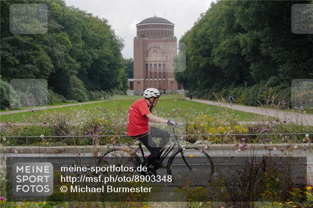 14.09.2025 - Stadtparktriathlon Michael Burmester http://msf.ph/oto/8903348 14.09.2025 10:25:47 Radfahren 600, 601, 662 meine-sportfotos.de