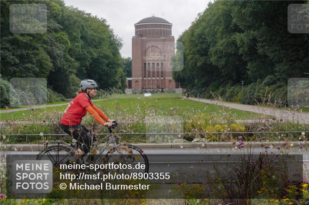 14.09.2025 - Stadtparktriathlon Michael Burmester http://msf.ph/oto/8903355 14.09.2025 10:26:12 Radfahren 542, 629 meine-sportfotos.de