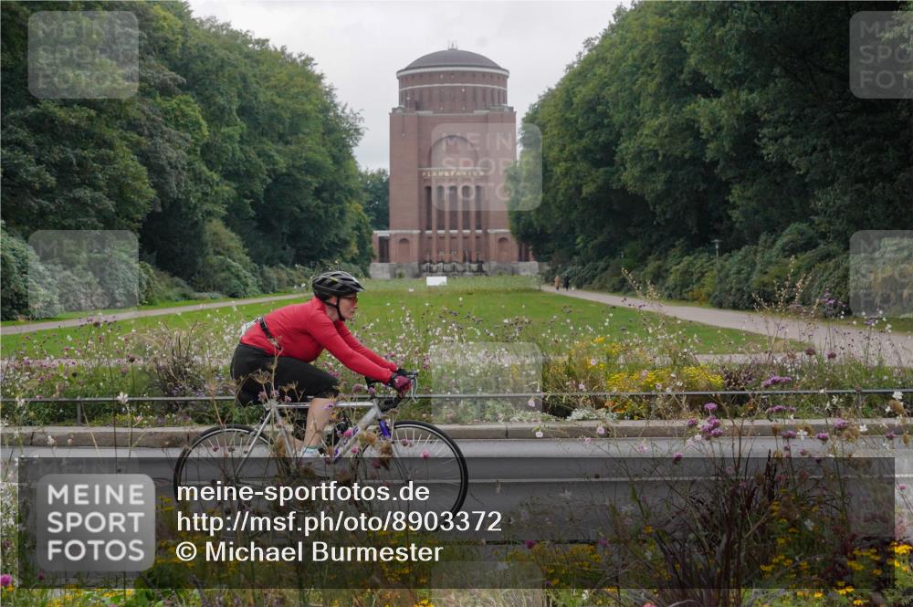 14.09.2025 - Stadtparktriathlon Michael Burmester http://msf.ph/oto/8903372 14.09.2025 10:27:06 Radfahren 530, 631, 686 meine-sportfotos.de