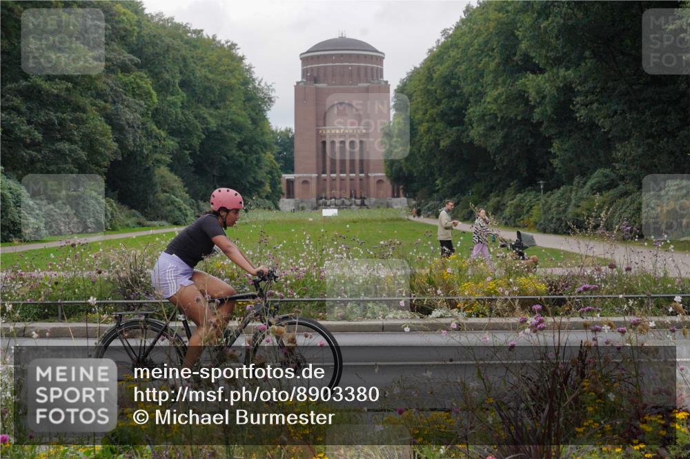 14.09.2025 - Stadtparktriathlon Michael Burmester http://msf.ph/oto/8903380 14.09.2025 10:27:27 Radfahren 512, 535, 577, 589, 651 meine-sportfotos.de
