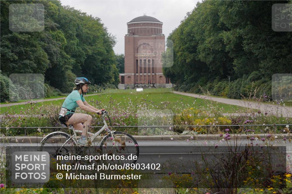 14.09.2025 - Stadtparktriathlon Michael Burmester http://msf.ph/oto/8903402 14.09.2025 10:29:10 Radfahren 532, 565, 643, 655, 685, 688, 702 meine-sportfotos.de