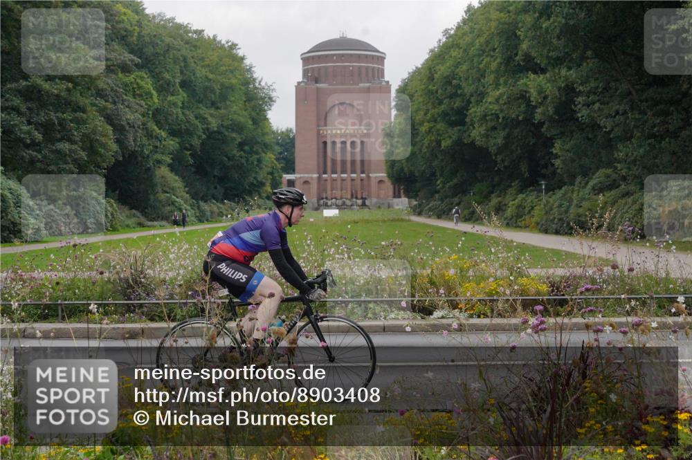 14.09.2025 - Stadtparktriathlon Michael Burmester http://msf.ph/oto/8903408 14.09.2025 10:29:32 Radfahren 566, 582, 648, 691 meine-sportfotos.de