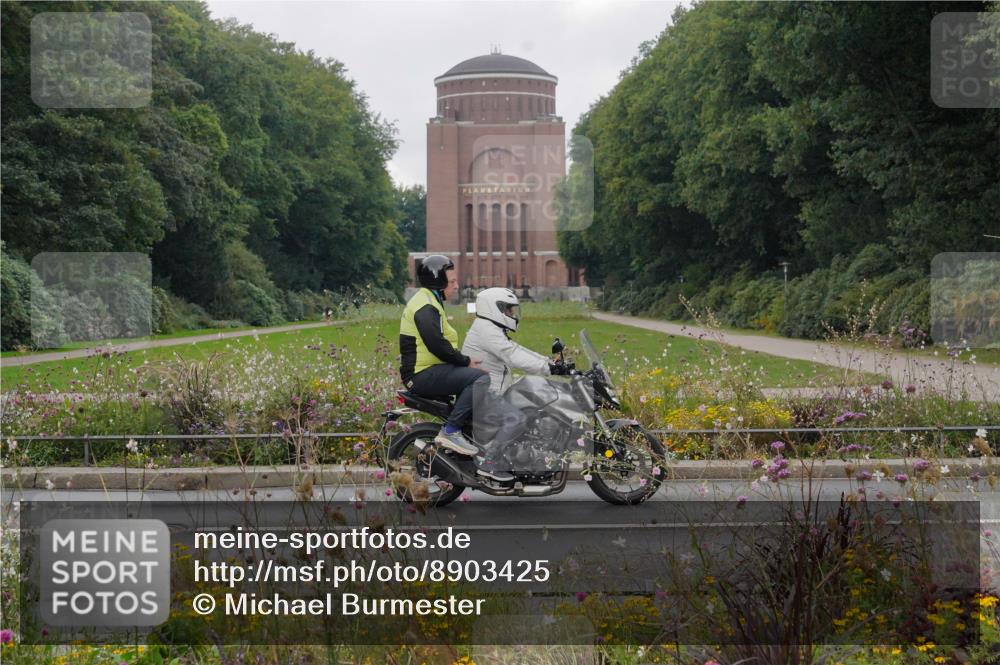 14.09.2025 - Stadtparktriathlon Michael Burmester http://msf.ph/oto/8903425 14.09.2025 10:30:36 Radfahren 596, 642, 645, 697, 700 meine-sportfotos.de