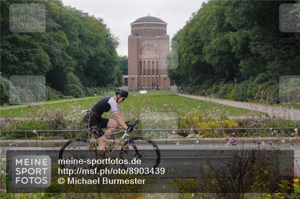 14.09.2025 - Stadtparktriathlon Michael Burmester http://msf.ph/oto/8903439 14.09.2025 10:31:20 Radfahren 553, 599, 650 meine-sportfotos.de