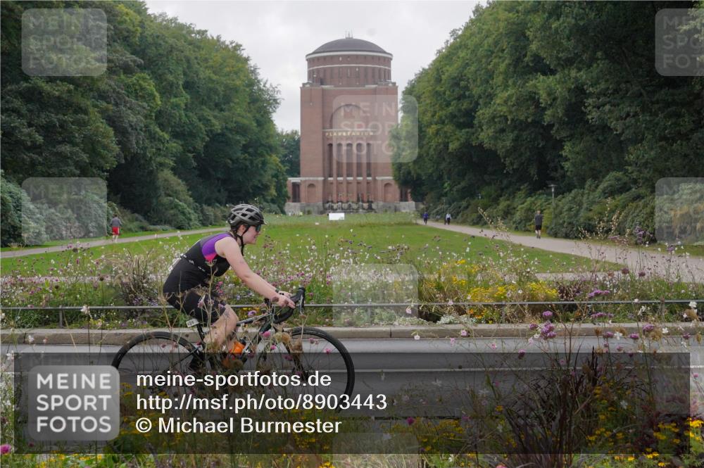 14.09.2025 - Stadtparktriathlon Michael Burmester http://msf.ph/oto/8903443 14.09.2025 10:31:46 Radfahren 526, 626, 647, 657 meine-sportfotos.de