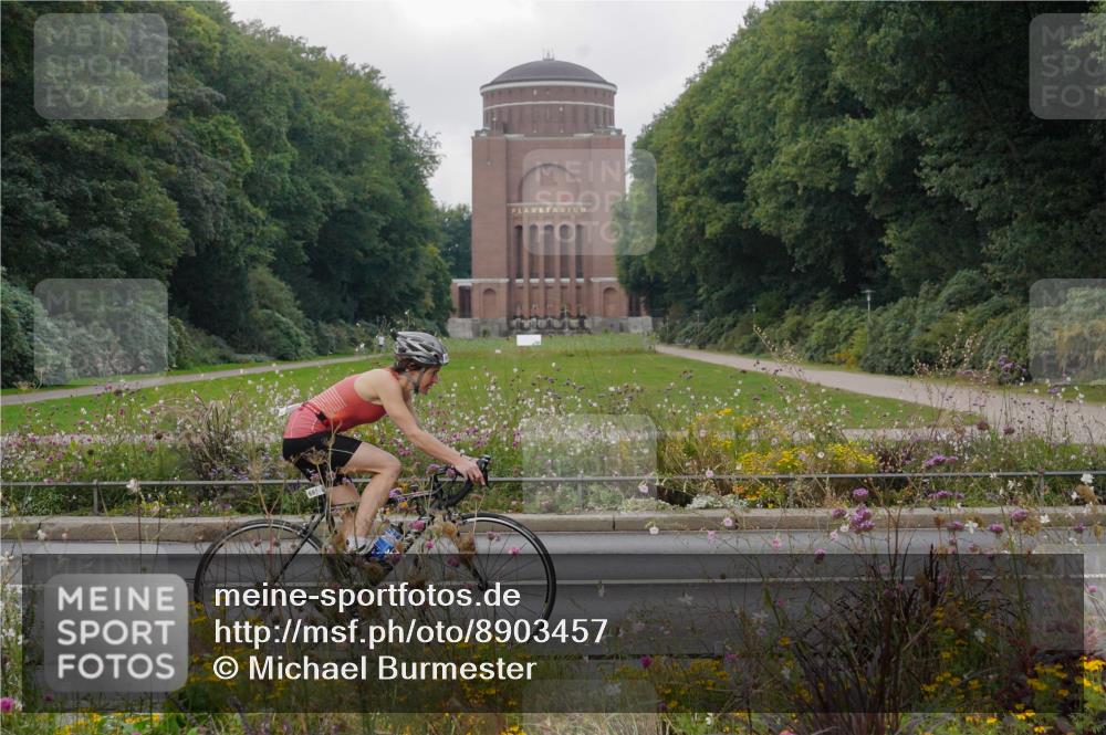14.09.2025 - Stadtparktriathlon Michael Burmester http://msf.ph/oto/8903457 14.09.2025 10:33:04 Radfahren 621, 681, 683 meine-sportfotos.de