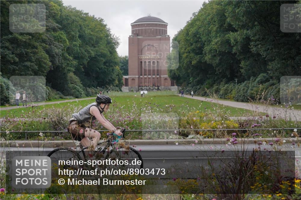 14.09.2025 - Stadtparktriathlon Michael Burmester http://msf.ph/oto/8903473 14.09.2025 10:34:32 Radfahren 519, 668 meine-sportfotos.de