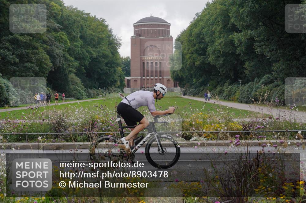 14.09.2025 - Stadtparktriathlon Michael Burmester http://msf.ph/oto/8903478 14.09.2025 10:34:56 Radfahren 511, 568, 659, 664, 749, 793 meine-sportfotos.de