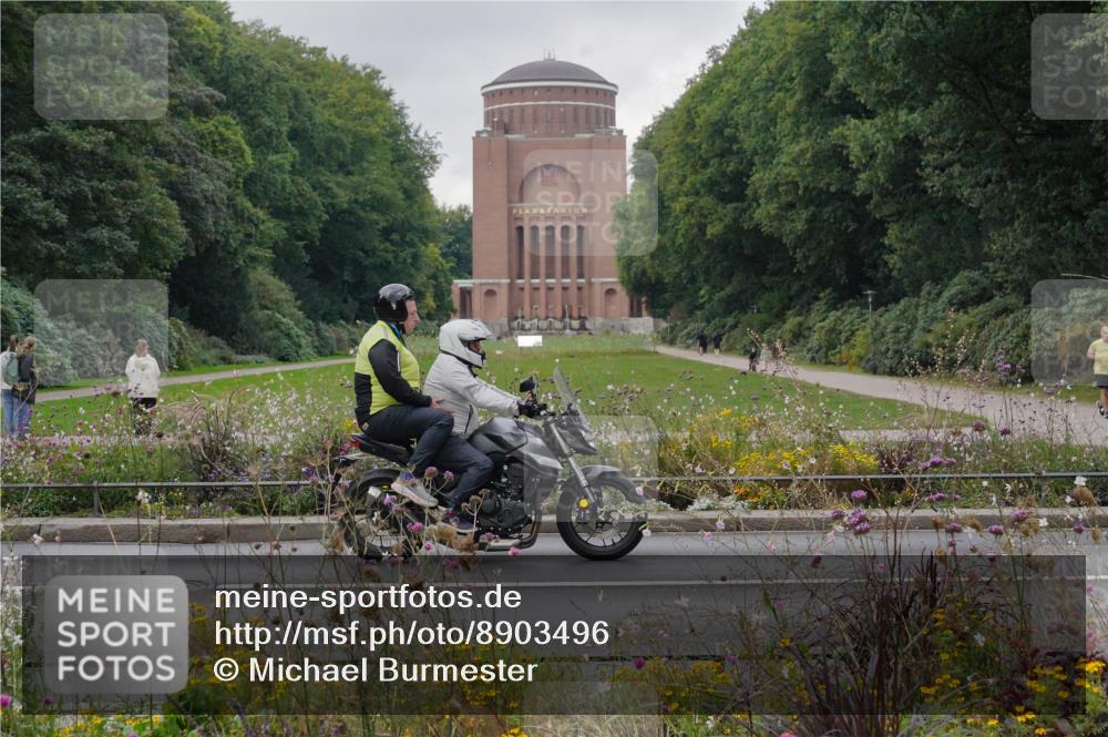 14.09.2025 - Stadtparktriathlon Michael Burmester http://msf.ph/oto/8903496 14.09.2025 10:36:14 Radfahren 542, 633, 661, 770 meine-sportfotos.de