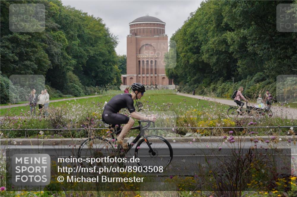 14.09.2025 - Stadtparktriathlon Michael Burmester http://msf.ph/oto/8903508 14.09.2025 10:36:55 Radfahren 588, 622, 694, 752, 764, 783, 788, 798, 811 meine-sportfotos.de