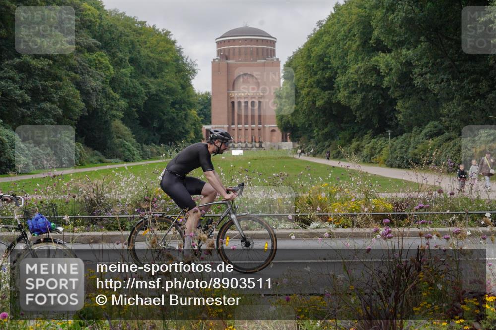 14.09.2025 - Stadtparktriathlon Michael Burmester http://msf.ph/oto/8903511 14.09.2025 10:37:02 Radfahren 518, 588, 622, 737, 752, 788 meine-sportfotos.de