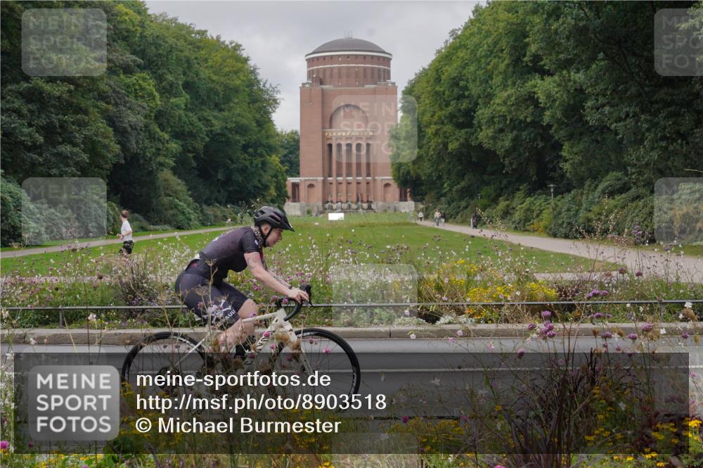 14.09.2025 - Stadtparktriathlon Michael Burmester http://msf.ph/oto/8903518 14.09.2025 10:37:17 Radfahren 667, 691, 761, 785, 813 meine-sportfotos.de
