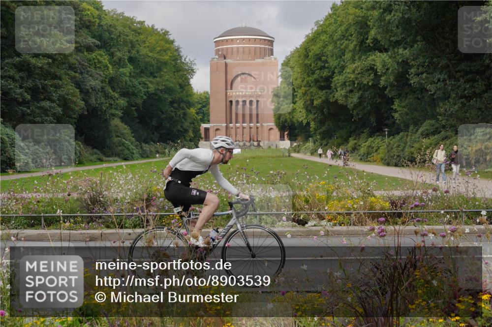 14.09.2025 - Stadtparktriathlon Michael Burmester http://msf.ph/oto/8903539 14.09.2025 10:38:19 Radfahren 705, 748, 750, 759, 763, 799, 800 meine-sportfotos.de