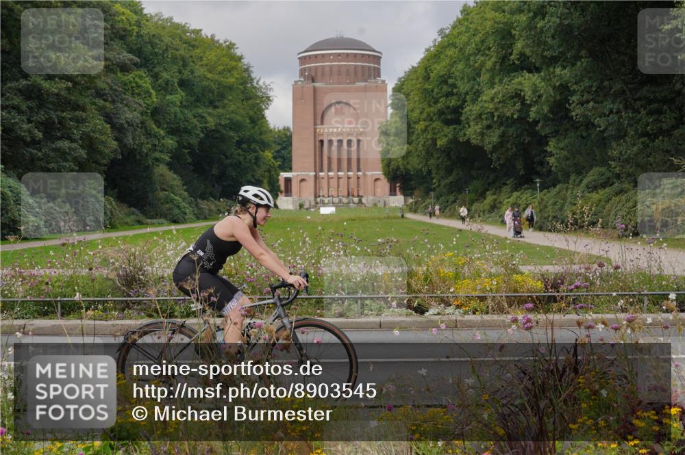 14.09.2025 - Stadtparktriathlon Michael Burmester http://msf.ph/oto/8903545 14.09.2025 10:38:40 Radfahren 645, 687, 699, 766, 777 meine-sportfotos.de