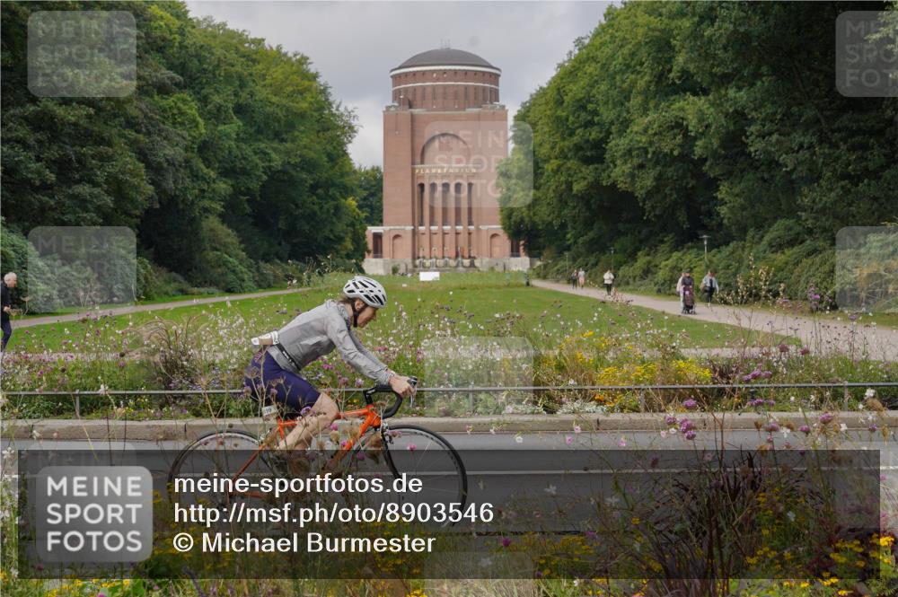 14.09.2025 - Stadtparktriathlon Michael Burmester http://msf.ph/oto/8903546 14.09.2025 10:38:43 Radfahren 645, 687, 699, 766, 777 meine-sportfotos.de