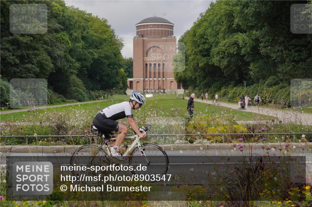 14.09.2025 - Stadtparktriathlon Michael Burmester http://msf.ph/oto/8903547 14.09.2025 10:38:47 Radfahren 581, 624, 687, 699, 766, 779 meine-sportfotos.de