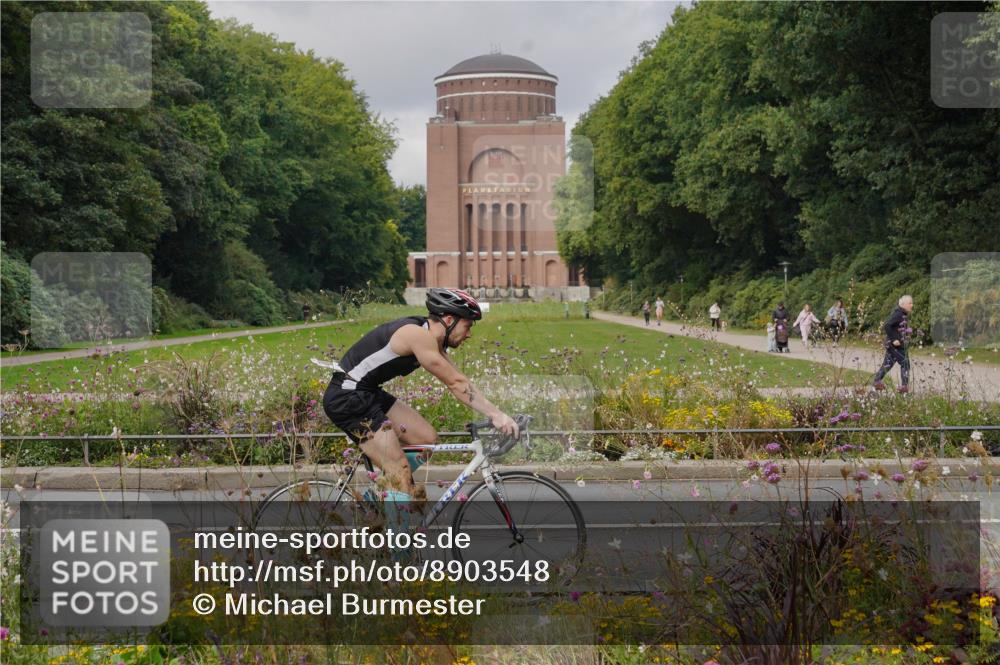 14.09.2025 - Stadtparktriathlon Michael Burmester http://msf.ph/oto/8903548 14.09.2025 10:38:49 Radfahren 581, 624, 687, 706, 766, 779 meine-sportfotos.de