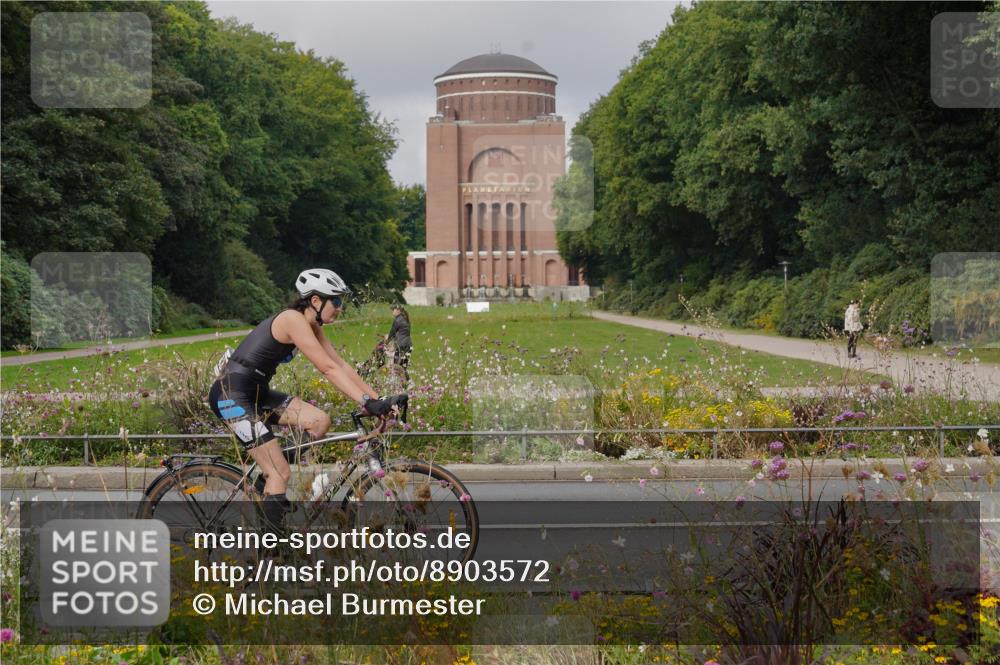 14.09.2025 - Stadtparktriathlon Michael Burmester http://msf.ph/oto/8903572 14.09.2025 10:39:36 Radfahren 598, 643, 650 meine-sportfotos.de