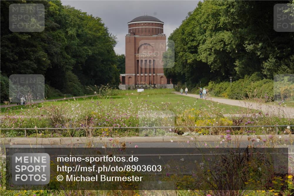14.09.2025 - Stadtparktriathlon Michael Burmester http://msf.ph/oto/8903603 14.09.2025 10:40:30 Radfahren 765, 792, 803, 807, 818 meine-sportfotos.de