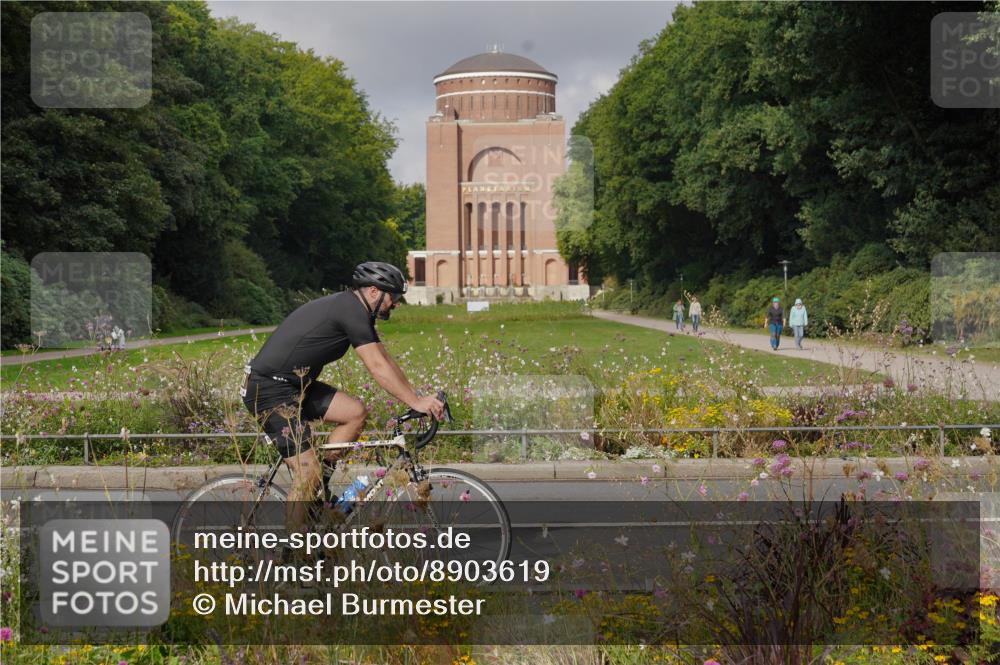 14.09.2025 - Stadtparktriathlon Michael Burmester http://msf.ph/oto/8903619 14.09.2025 10:40:54 Radfahren 641, 655, 662, 665, 695, 701, 729, 762, 787, 821 meine-sportfotos.de