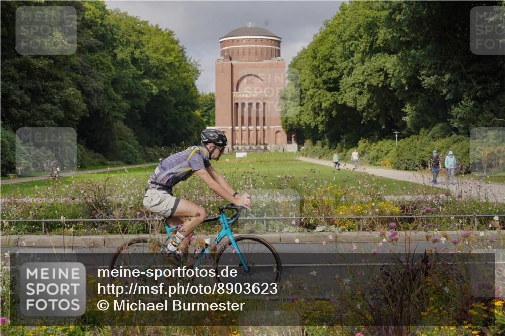 14.09.2025 - Stadtparktriathlon Michael Burmester http://msf.ph/oto/8903623 14.09.2025 10:41:05 Radfahren 662, 665, 746, 762, 771, 778, 781, 802 meine-sportfotos.de