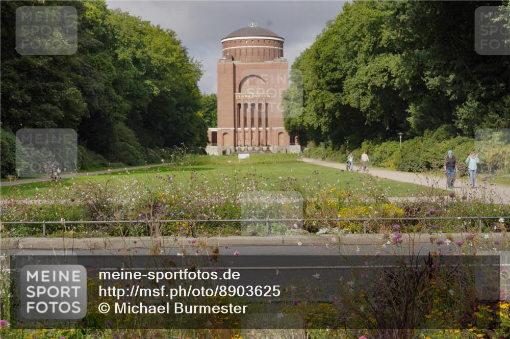 14.09.2025 - Stadtparktriathlon Michael Burmester http://msf.ph/oto/8903625 14.09.2025 10:41:08 Radfahren 746, 771, 778, 781, 802 meine-sportfotos.de