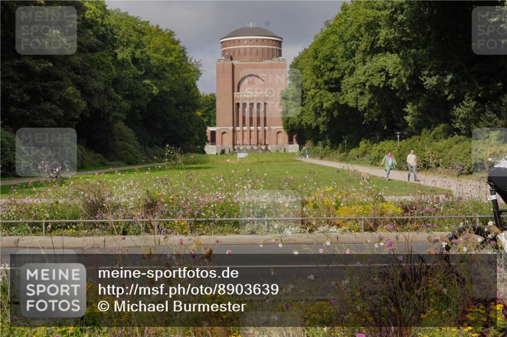 14.09.2025 - Stadtparktriathlon Michael Burmester http://msf.ph/oto/8903639 14.09.2025 10:41:26 Radfahren 654, 674, 698, 728, 793 meine-sportfotos.de