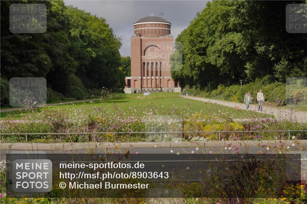 14.09.2025 - Stadtparktriathlon Michael Burmester http://msf.ph/oto/8903643 14.09.2025 10:41:30 Radfahren 654, 674, 681, 698, 728, 744, 749, 793 meine-sportfotos.de