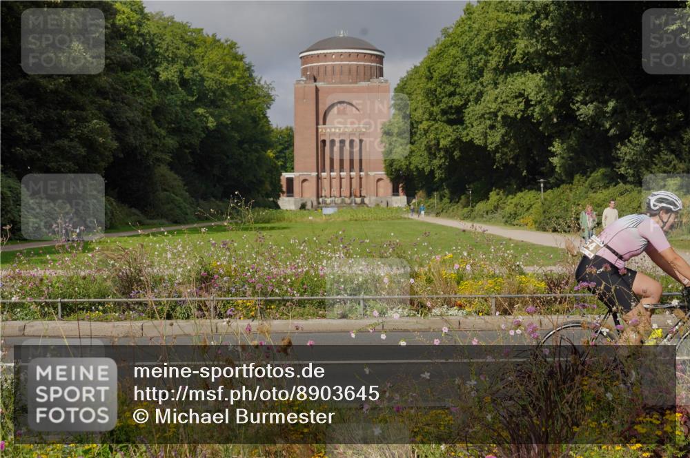 14.09.2025 - Stadtparktriathlon Michael Burmester http://msf.ph/oto/8903645 14.09.2025 10:41:33 Radfahren 654, 674, 681, 698, 716, 744, 749, 755 meine-sportfotos.de