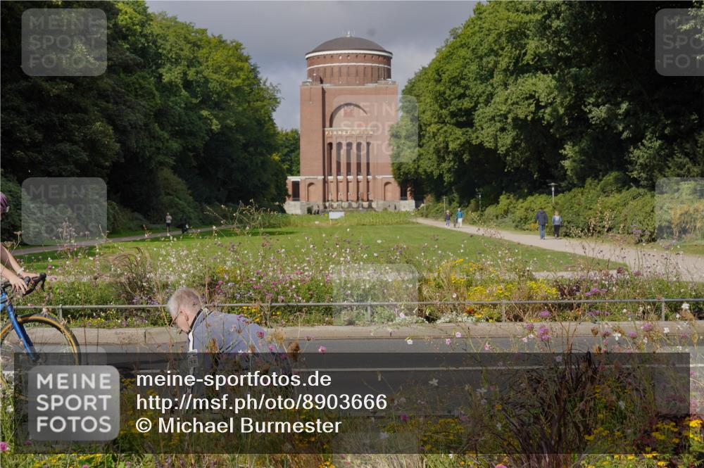 14.09.2025 - Stadtparktriathlon Michael Burmester http://msf.ph/oto/8903666 14.09.2025 10:42:08 Radfahren 621, 678, 769 meine-sportfotos.de